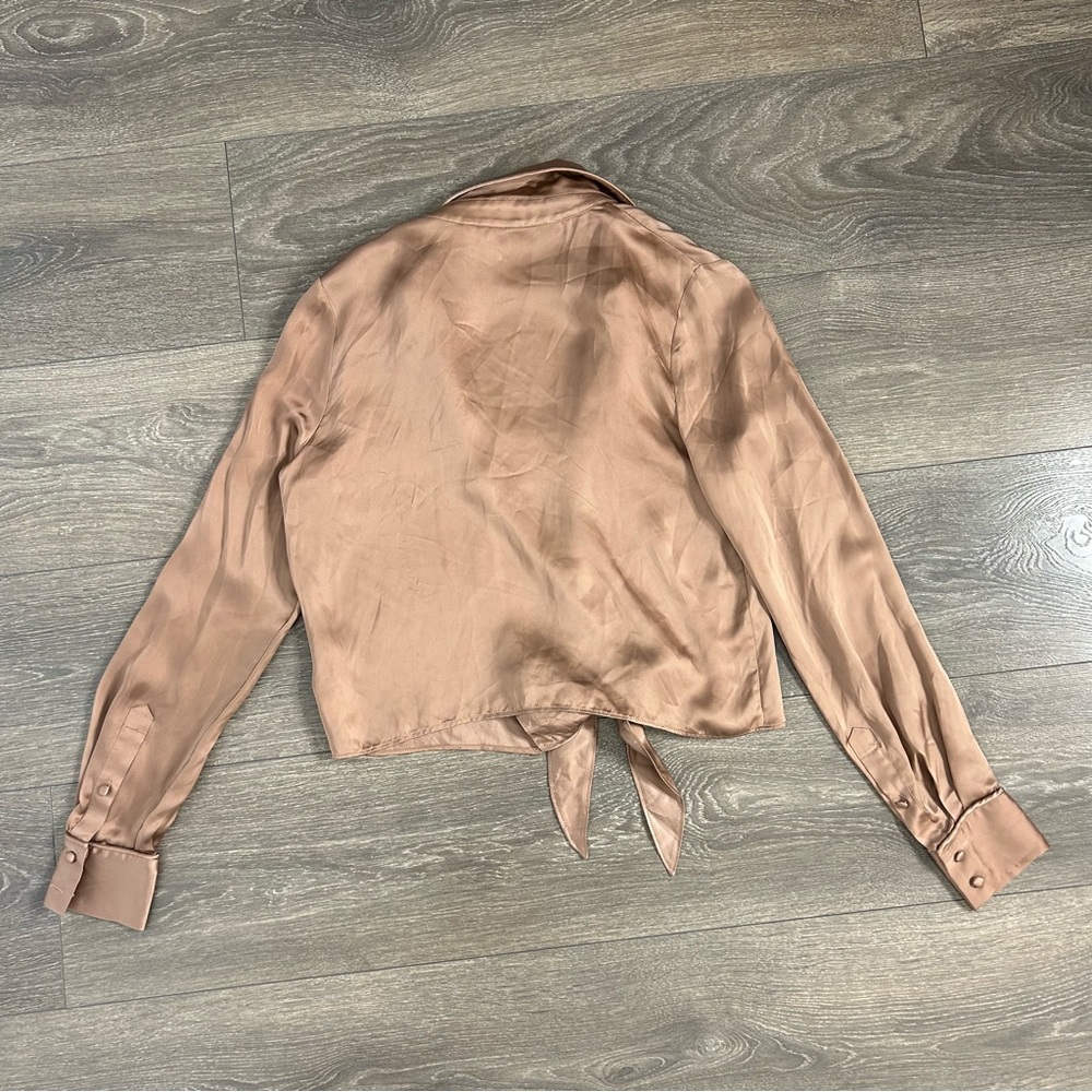 Aritzia Wilfred Peaufiner Tie Front Blouse Cropped Long Sleeve Roebuck Size XXS - Picture 11 of 11